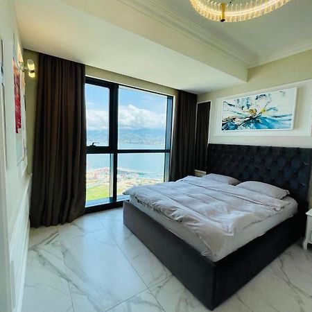 Balmaral Apart Hotel Batumi Esterno foto