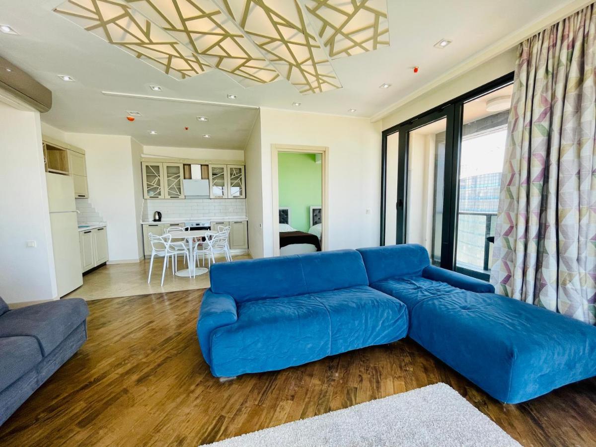 Balmaral Apart Hotel Batumi Esterno foto