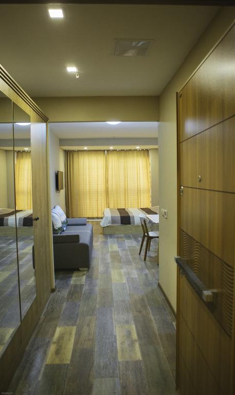 Balmaral Apart Hotel Batumi Esterno foto