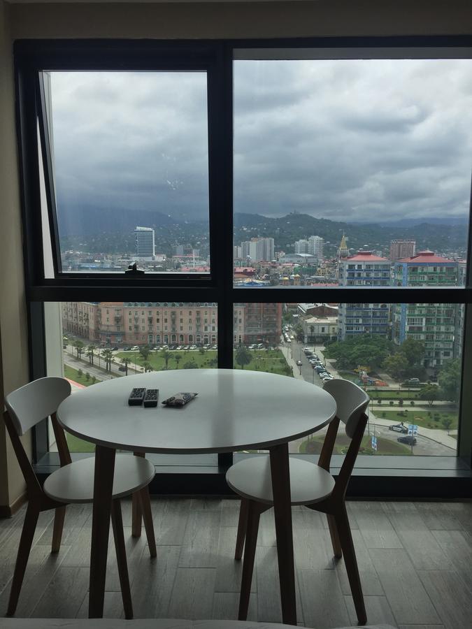 Balmaral Apart Hotel Batumi Esterno foto