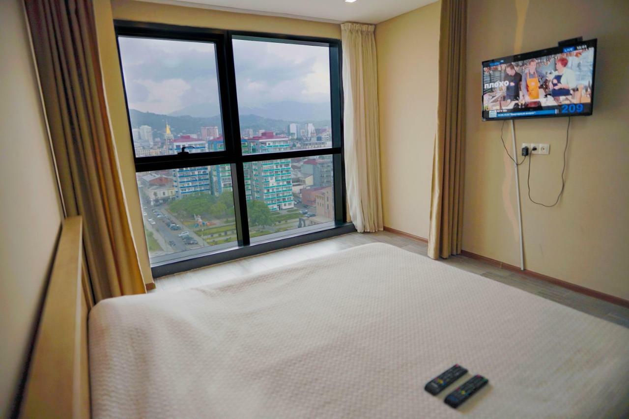 Balmaral Apart Hotel Batumi Esterno foto