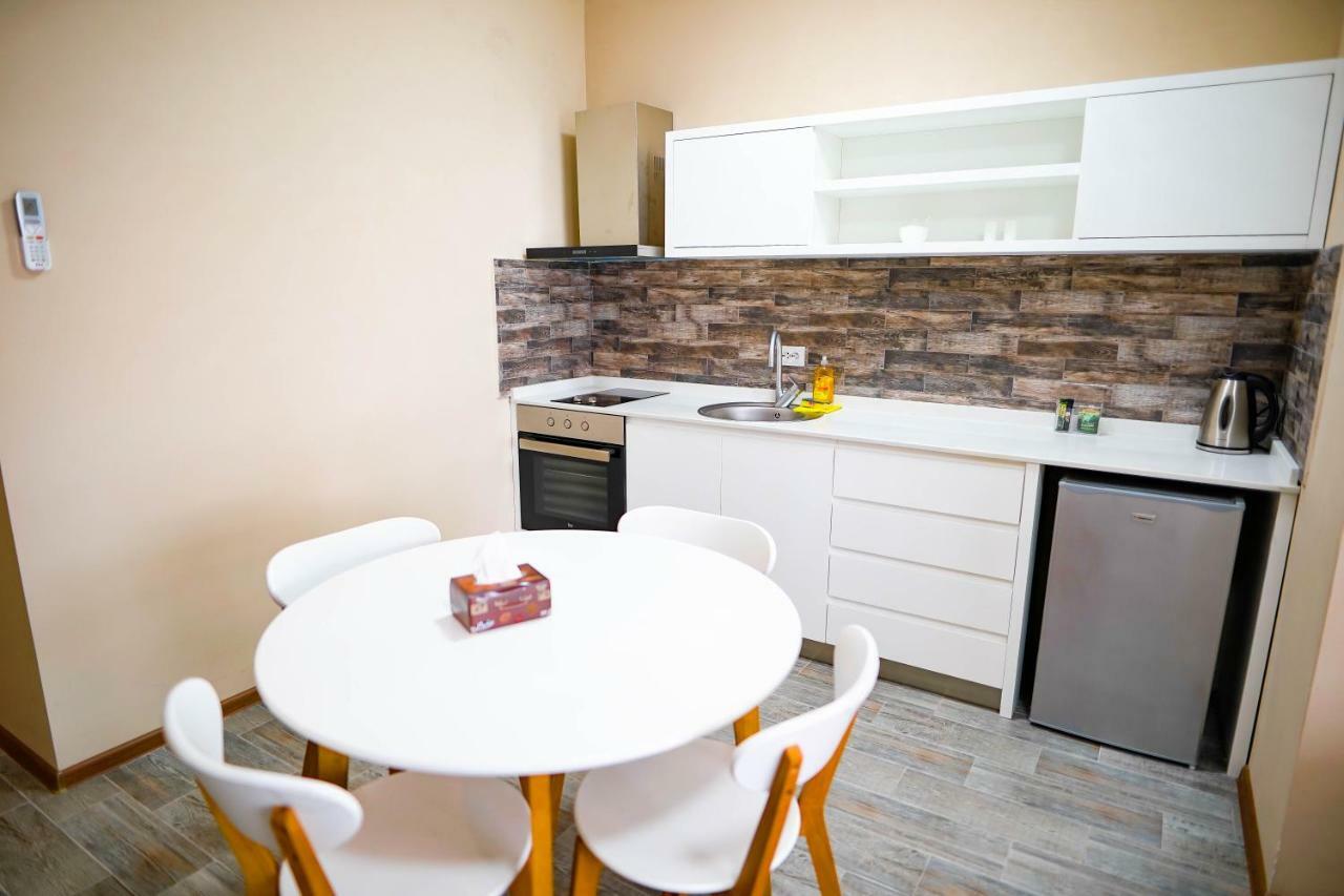 Balmaral Apart Hotel Batumi Esterno foto