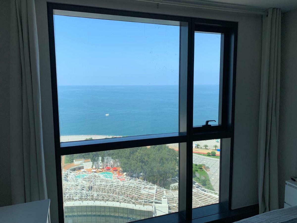 Balmaral Apart Hotel Batumi Esterno foto